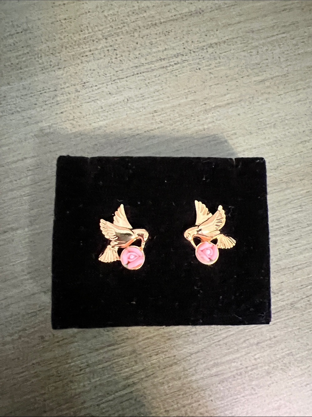Avon Gold-Tone Hummingbird Earrings with Pink Rose